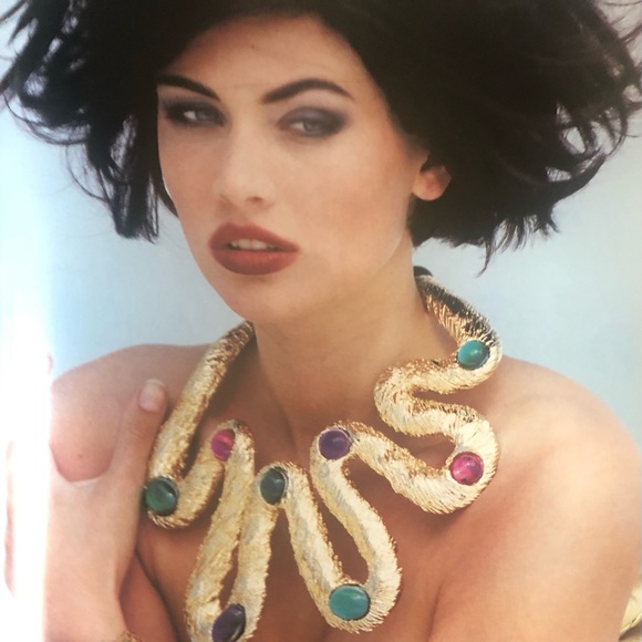 Vogue Aug. 1990 CLAUDIA SCHIFFER Cover - Picture 7 of 12